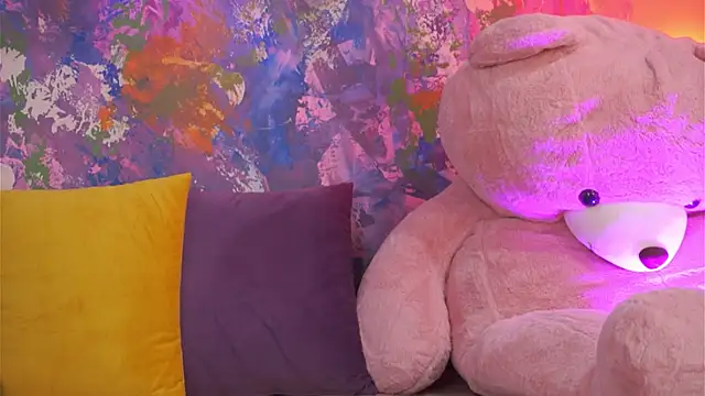 Ava Solis online show from April 18, 2026, 10:10 pm