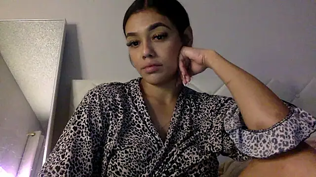 layla223 online show from January 8, 2026, 5:32 am