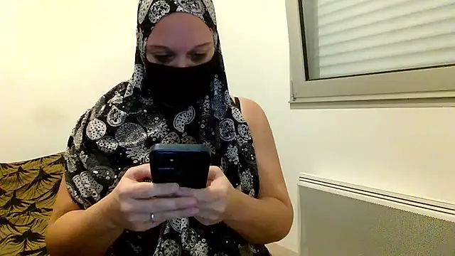 MuslimSexyHot online show from January 15, 2026, 8:01 pm