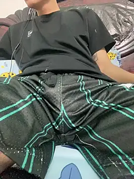 Snapshot of Kayven2003 chatting on February 13, 2026, 1:18 pm Kayven2003 online show from February 13, 2026, 1:18 pm