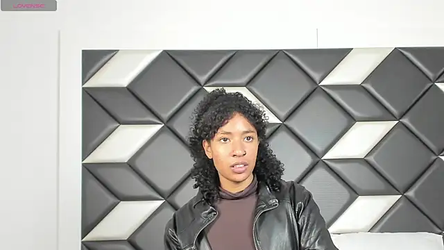 Snapshot of CarlaMarcuzzi chatting on January 13, 2026, 8:47 pm CarlaMarcuzzi online show from January 13, 2026, 8:47 pm