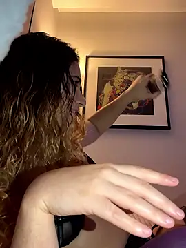 joanaguerreiru online show from January 9, 2026, 12:13 am