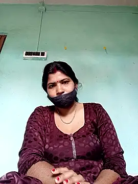 Snapshot of Monisha9876 chatting on January 11, 2026, 4:39 am Monisha9876 online show from January 11, 2026, 4:39 am