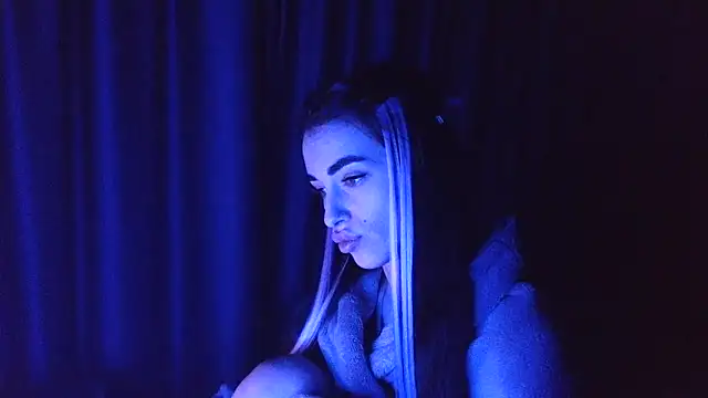 Vlada Elfie online show from February 2, 2026, 8:51 pm