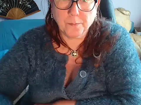 Snapshot of xmyriamx chatting on May 21, 2026, 8:21 am xmyriamx online show from May 21, 2026, 8:21 am