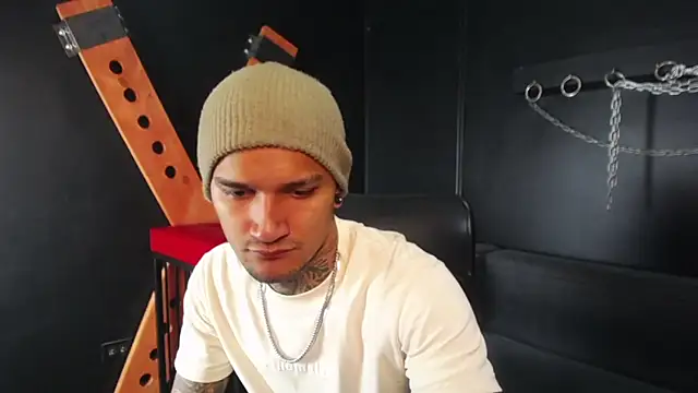 DarkBenito online show from January 15, 2026, 12:32 pm