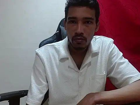 Calientes96 online show from February 13, 2026, 11:12 pm