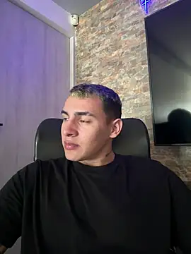 Snapshot of MassimoCo_ chatting on June 10, 2026, 1:54 pm MassimoCo online show from June 10, 2026, 1:54 pm
