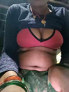 Snapshot of Queen_chayna chatting on February 2, 2026, 2:38 pm Queen chayna online show from February 2, 2026, 2:38 pm