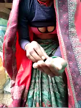 Snapshot of Queen_chayna chatting on February 3, 2026, 2:53 am Queen chayna online show from February 3, 2026, 2:53 am