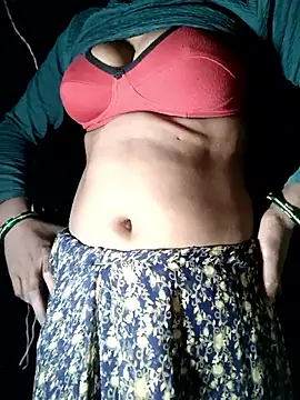 Snapshot of Queen_chayna chatting on February 5, 2026, 2:00 pm Queen chayna online show from February 5, 2026, 2:00 pm