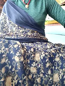 Snapshot of Queen_chayna chatting on February 15, 2026, 3:14 am Queen chayna online show from February 15, 2026, 3:14 am