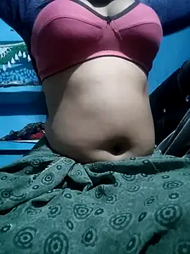 Snapshot of Queen_chayna chatting on March 12, 2026, 4:35 pm Queen chayna online show from March 12, 2026, 4:35 pm