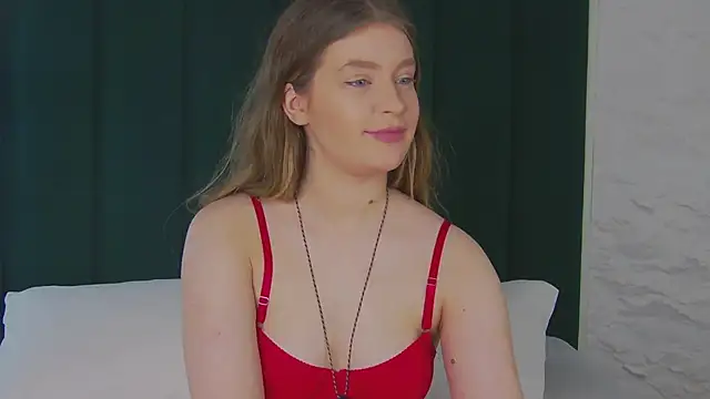 Mila Hart online show from February 2, 2026, 7:45 pm