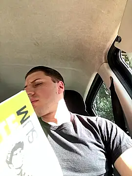 allee2206 online show from April 3, 2026, 8:34 am