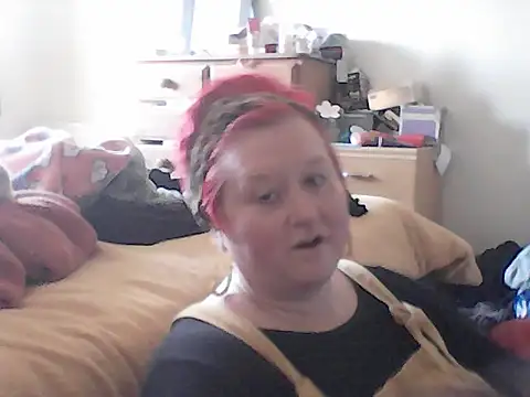 BustyRedxx online show from March 28, 2026, 4:06 pm