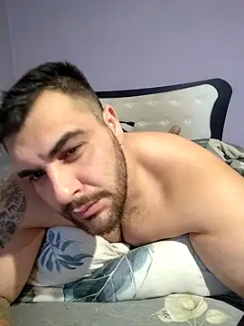 Snapshot of Attila98 chatting on February 11, 2026, 7:35 am Attila98 online show from February 11, 2026, 7:35 am