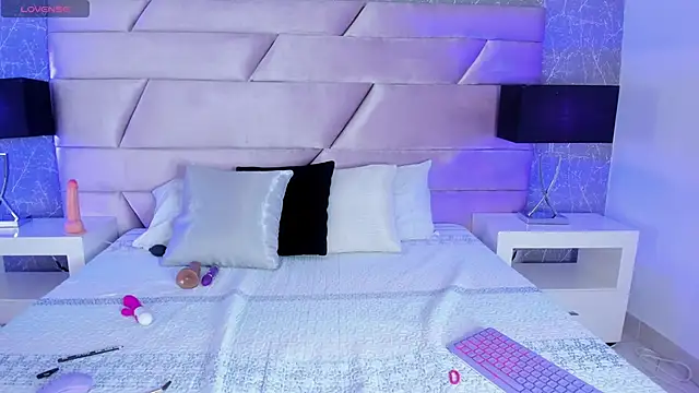 Ivy Coopper online show from January 14, 2026, 7:52 pm