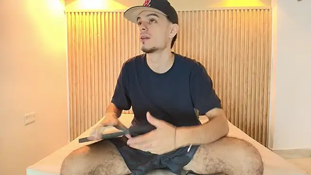 Snapshot of IM_BULL chatting on January 15, 2026, 12:54 pm IM BULL online show from January 15, 2026, 12:54 pm