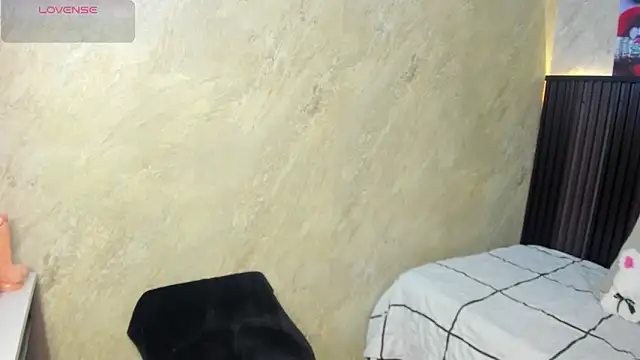 tanisha  lux online show from February 7, 2026, 7:50 pm