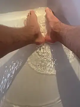 hot-young-guy online show from January 7, 2026, 9:01 am