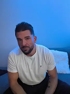 Snapshot of Angelo_33 chatting on February 3, 2026, 2:22 pm Angelo 33 online show from February 3, 2026, 2:22 pm