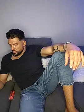 Snapshot of Angelo_33 chatting on March 31, 2026, 10:10 pm Angelo 33 online show from March 31, 2026, 10:10 pm