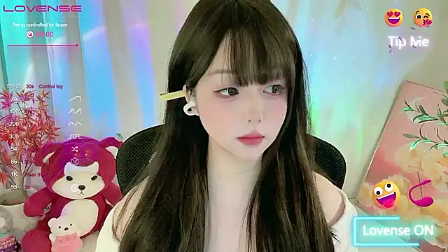 CLaire-5 online show from April 13, 2026, 11:32 pm