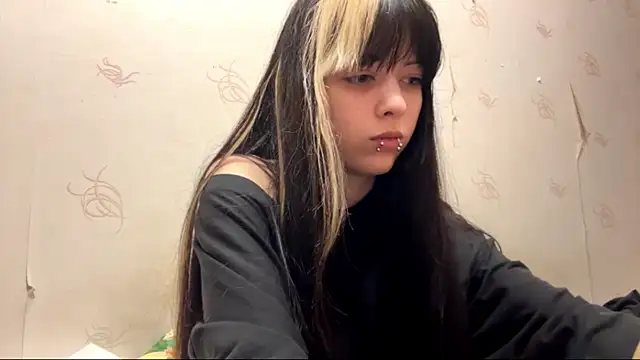 Snapshot of VeraDaisy chatting on February 11, 2026, 6:24 pm VeraDaisy online show from February 11, 2026, 6:24 pm