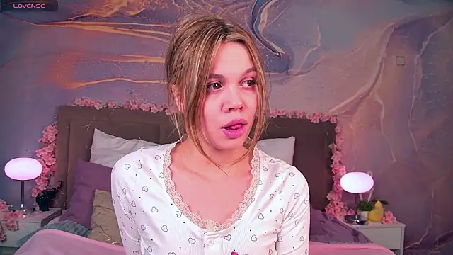 ScarletMarney online show from March 5, 2026, 3:02 am