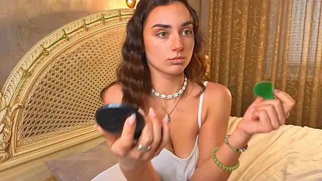 Snapshot of MinnaShummon chatting on January 11, 2026, 9:58 am MinnaShummon online show from January 11, 2026, 9:58 am