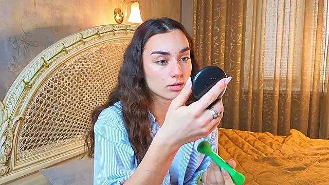 Snapshot of MinnaShummon chatting on January 12, 2026, 10:09 am MinnaShummon online show from January 12, 2026, 10:09 am