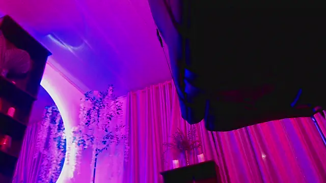 Sweet lenna online show from March 8, 2026, 2:04 am