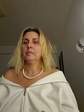 Amelia9798 online show from March 13, 2026, 5:19 pm