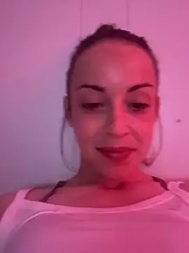 queenserenaxo online show from January 6, 2026, 1:31 am