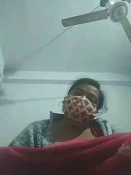 Snapshot of momo_loves chatting on January 13, 2026, 4:56 pm momo loves online show from January 13, 2026, 4:56 pm