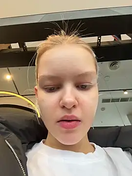 AshleyMur online show from February 1, 2026, 5:28 am