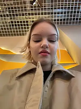 AshleyMur online show from April 11, 2026, 6:18 am