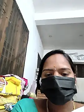 Snapshot of Tamil_Hot_Divya chatting on January 13, 2026, 5:29 pm Tamil Hot Divya online show from January 13, 2026, 5:29 pm