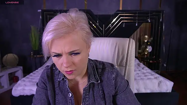 CrystalVibe online show from March 17, 2026, 6:28 am