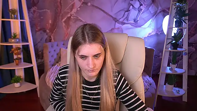 DiamondNina online show from March 22, 2026, 8:12 pm