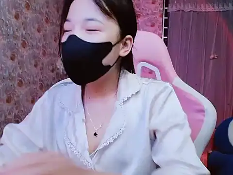 -Tamy- online show from April 21, 2026, 2:23 pm