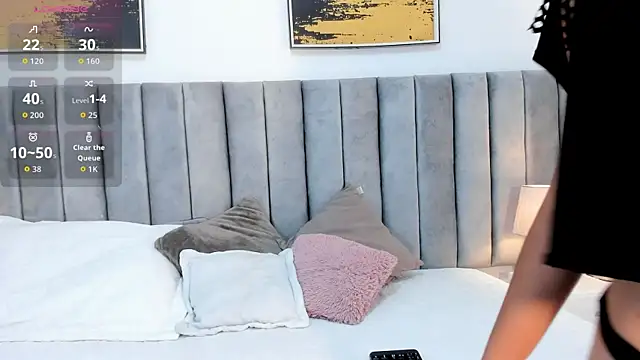 Snapshot of _Tariq chatting on January 7, 2026, 12:18 pm Tariq online show from January 7, 2026, 12:18 pm