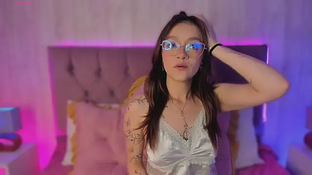 alyy cut3 online show from February 11, 2026, 2:33 pm