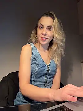 ElenaWhitmore online show from March 22, 2026, 11:08 pm