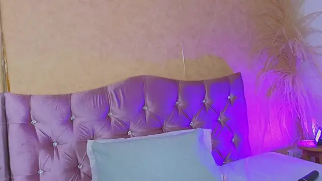 Missy 22  online show from April 10, 2026, 3:06 pm