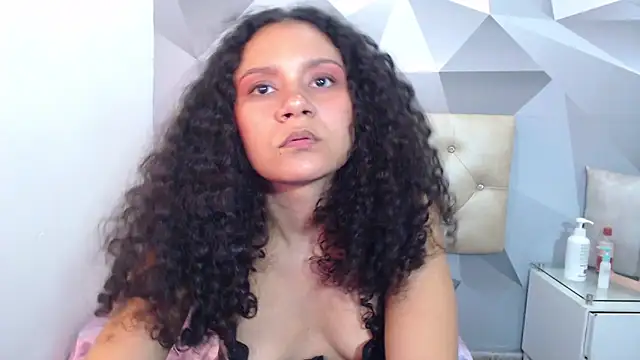 Snapshot of Little18Doll chatting on May 1, 2026, 9:30 pm Little18Doll online show from May 1, 2026, 9:30 pm