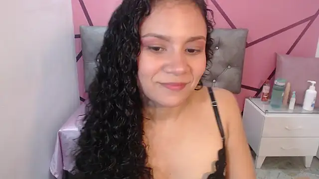 Snapshot of Little18Doll chatting on May 16, 2026, 11:03 pm Little18Doll online show from May 16, 2026, 11:03 pm