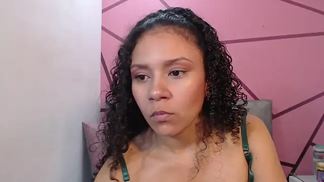 Snapshot of Little18Doll chatting on May 29, 2026, 9:46 pm Little18Doll online show from May 29, 2026, 9:46 pm