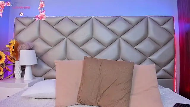 Snapshot of Katherine_Morphi chatting on January 13, 2026, 12:32 pm Katherine Morphi online show from January 13, 2026, 12:32 pm